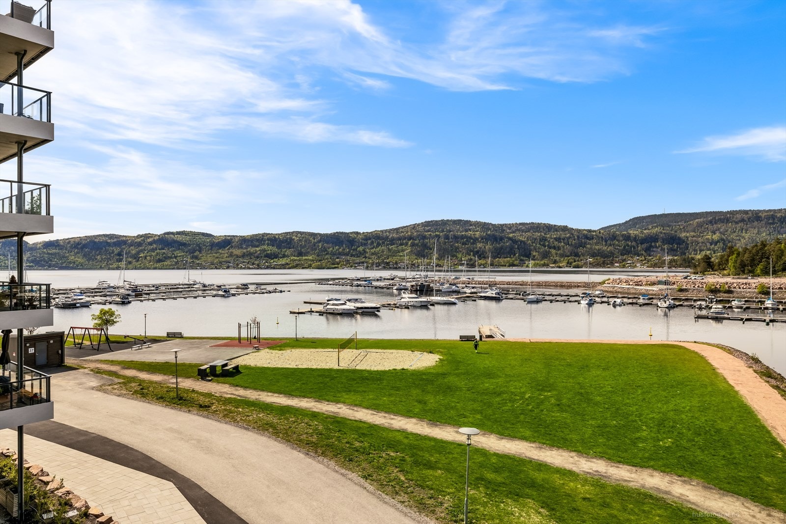 Bilfritt uteområde Galleribilde