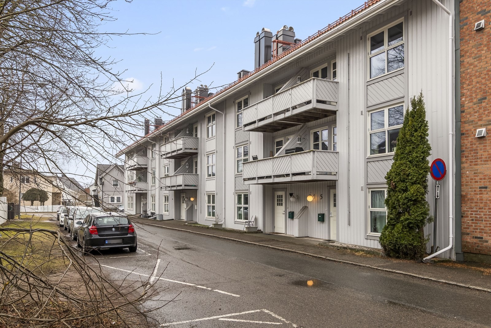 Meierigaten 7 har en svært attraktiv og sentral beliggenhet, midt i hjertet av Tønsberg. Her bor du med gangavstand til det meste Vestfolds hovedstad har å by på. Galleribilde