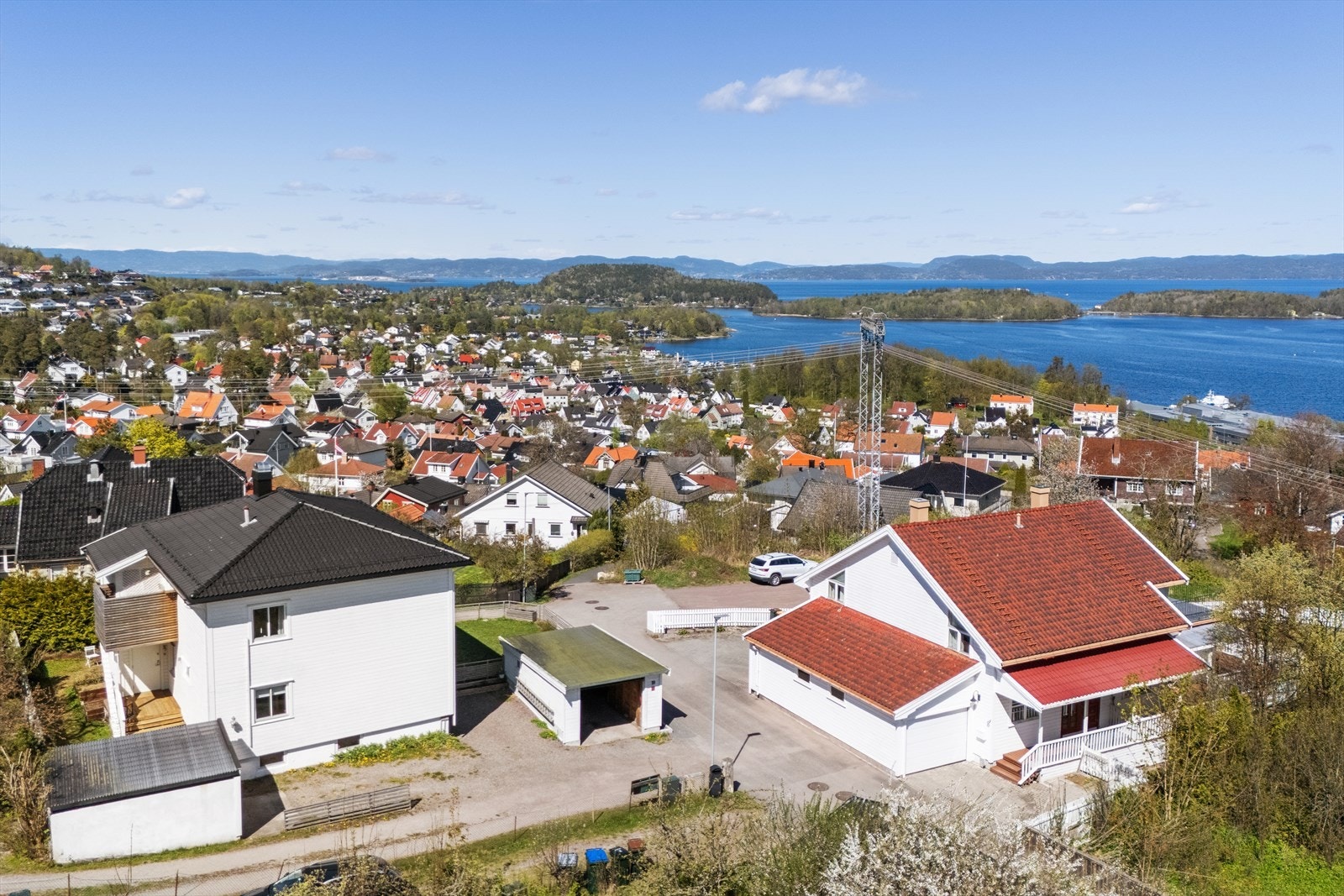 Området er barnevennlig med gangavstand til Lillås skole (6 min) og Lillås barnehage (7 min). Galleribilde