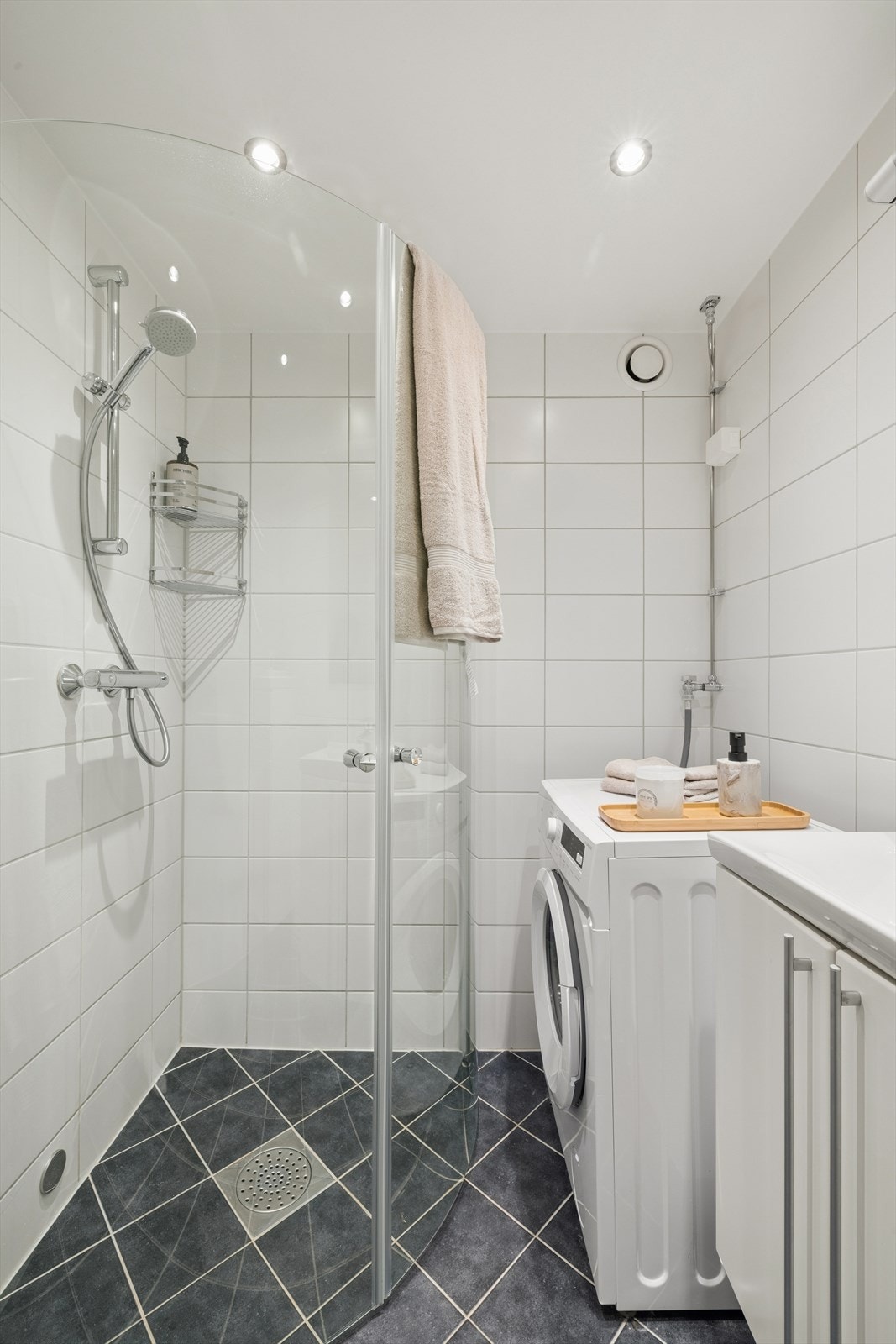 Badet ble rehabilitert i regi av borettslaget i 2013. Galleribilde