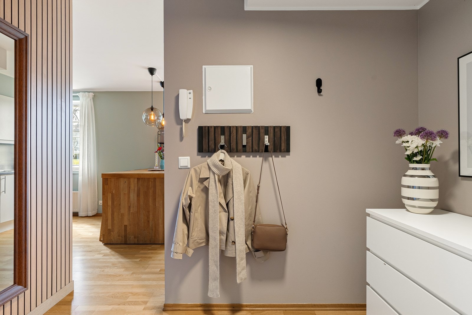Entreen er på 4m². Galleribilde