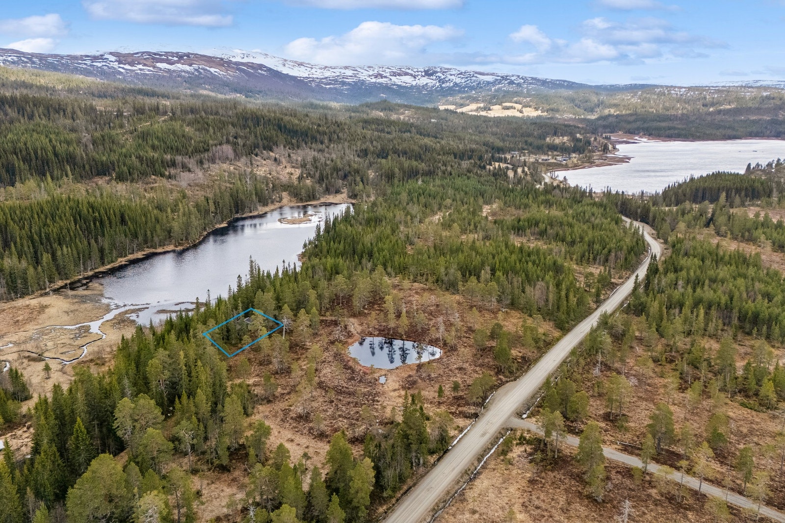 Dette er en estimert tegning av hvor tomtegrensene går, avvik vil forekomme. Galleribilde