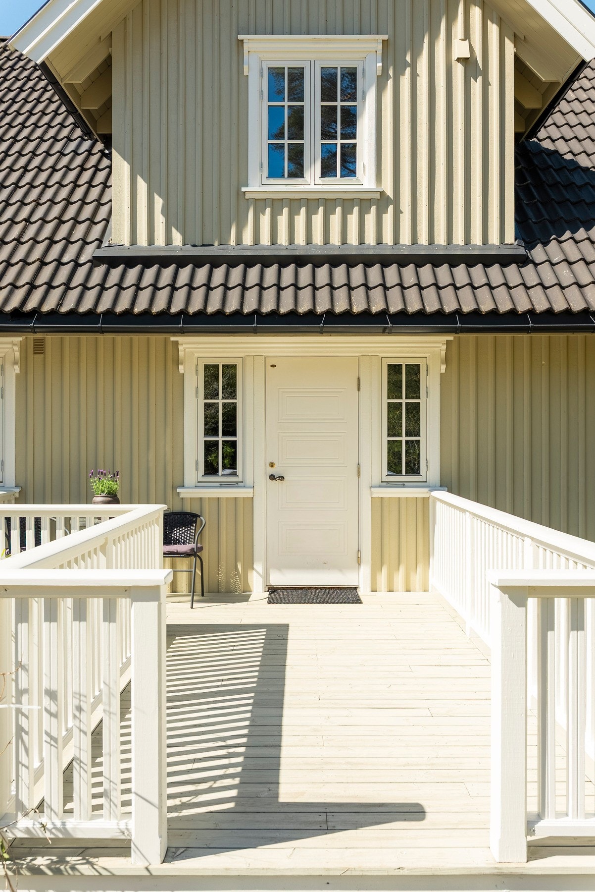 Boligen har også egen inngang direkte til vaskerommet Galleribilde