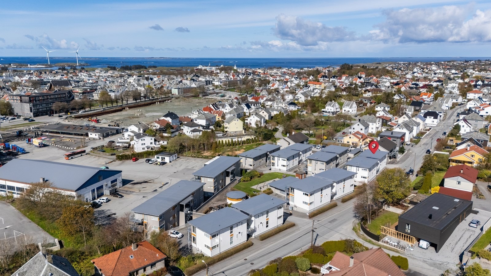 Her bor du sentralt i Haugesund, med kort vei til både byliv, servicetilbud og turområder. Galleribilde