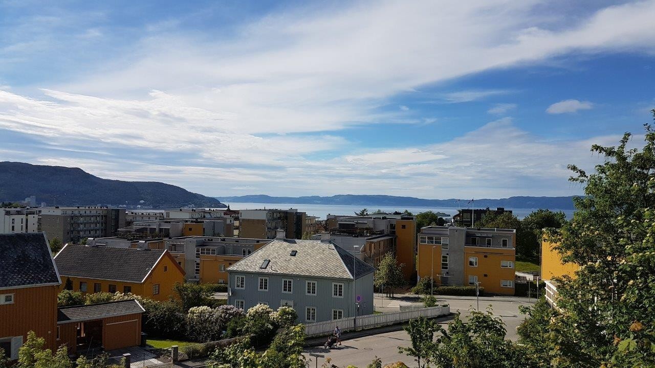 Fin utsikt fra egen solrik terrasse Galleribilde