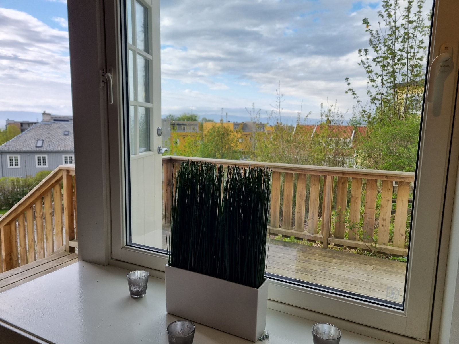 Utsikt fra stue og privat terrasse Galleribilde