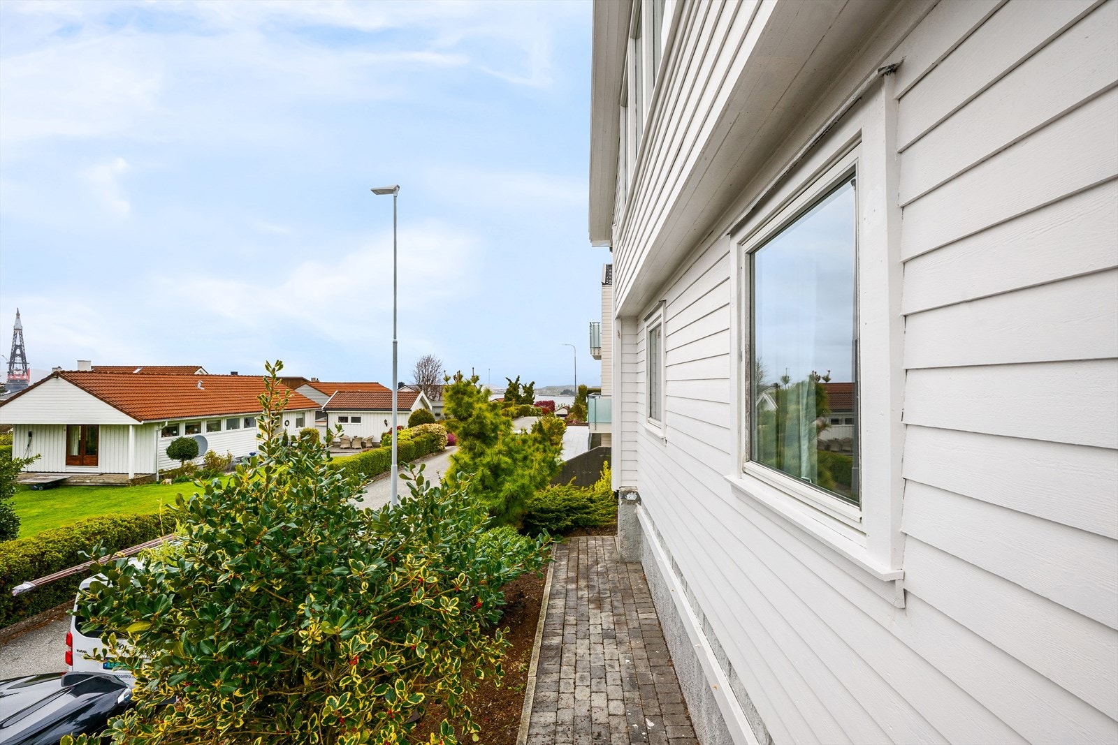 Eiendommen ligger i et rolig og etablert nabolag. Galleribilde