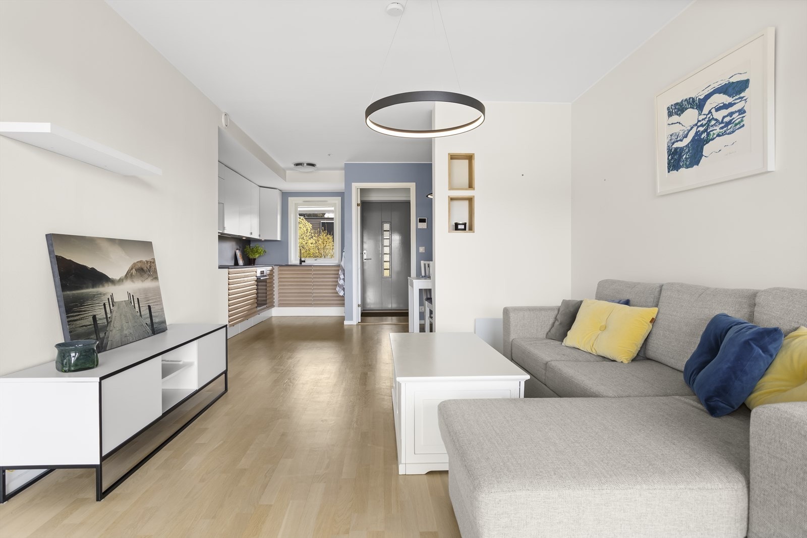 Leiligheten er utstyrt med balansert ventilasjon. Aggregatet ble skiftet i 2021 og sikrer et sunt inneklima. Galleribilde