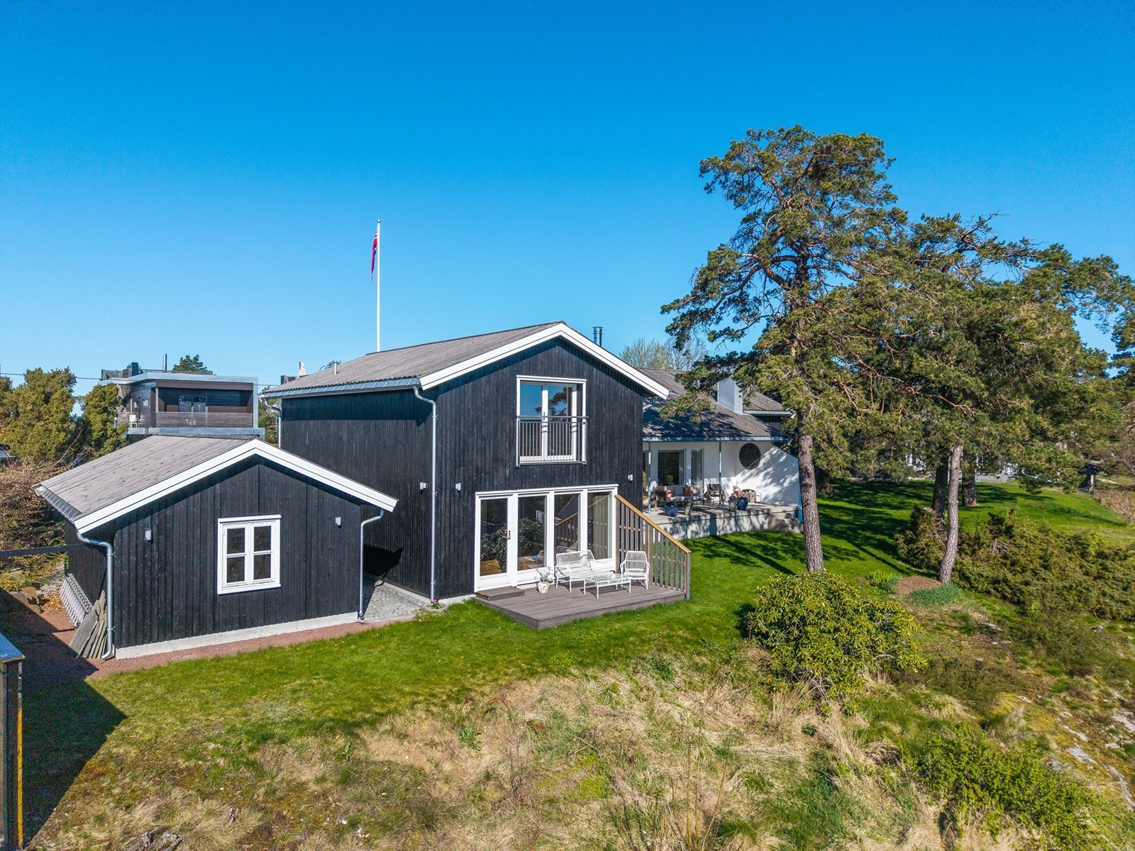Flott enebolig i attraktivt område. Utsikt og mange muligheter| Ca 2 mål tomt. Galleribilde
