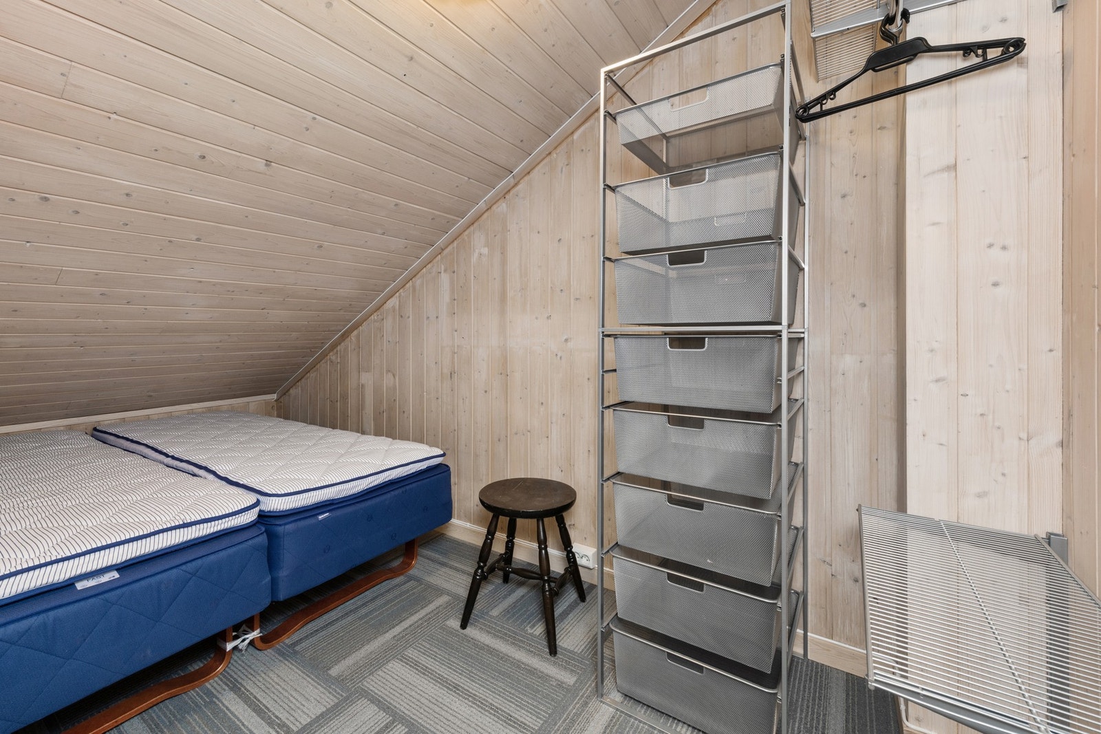 Hemsen har to praktiske sovealkover. Galleribilde
