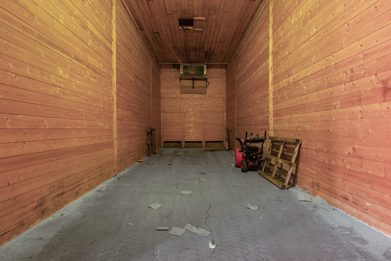 Et av flere lagerrom. Galleribilde