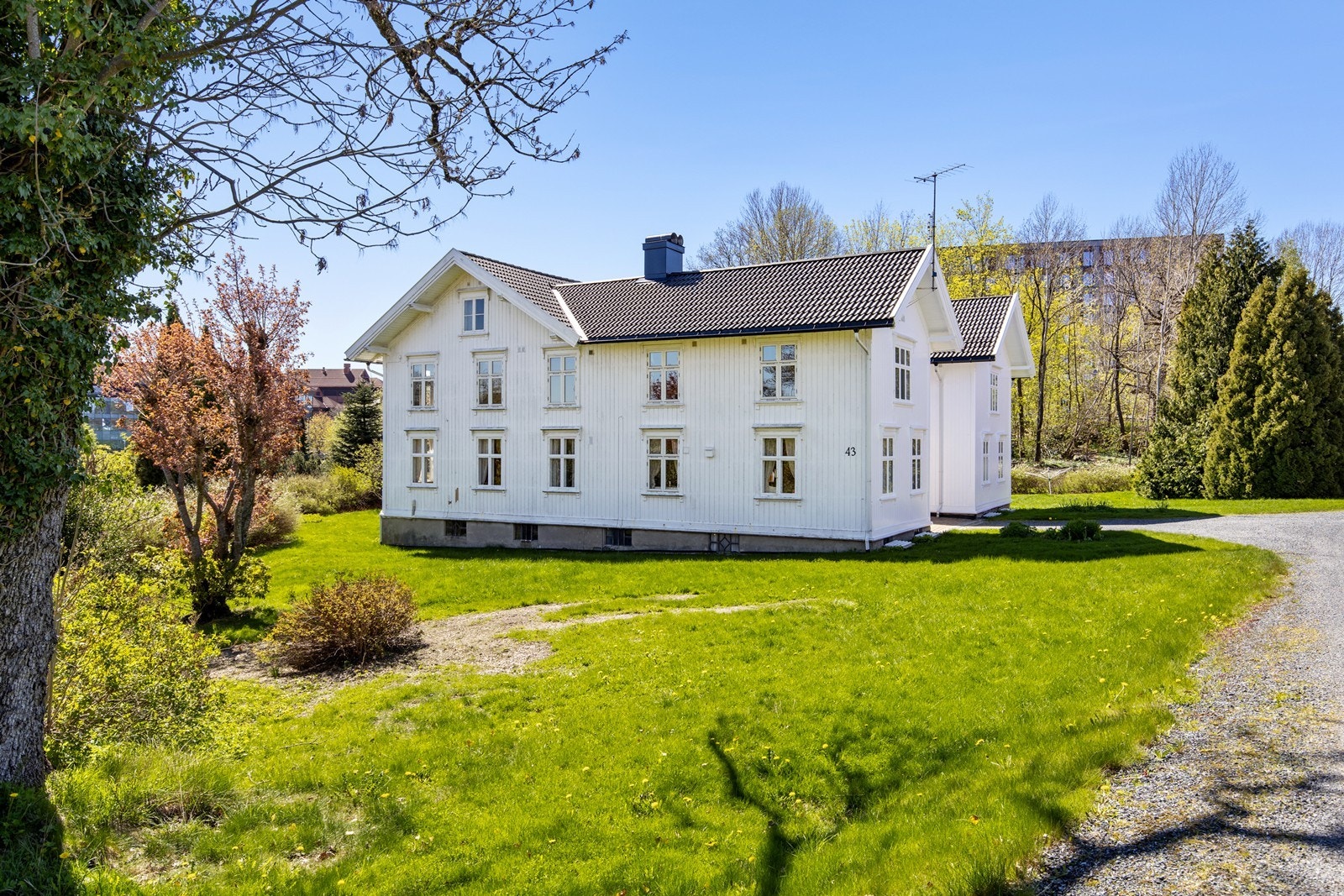 Staselig og flott hovedhus, Galleribilde