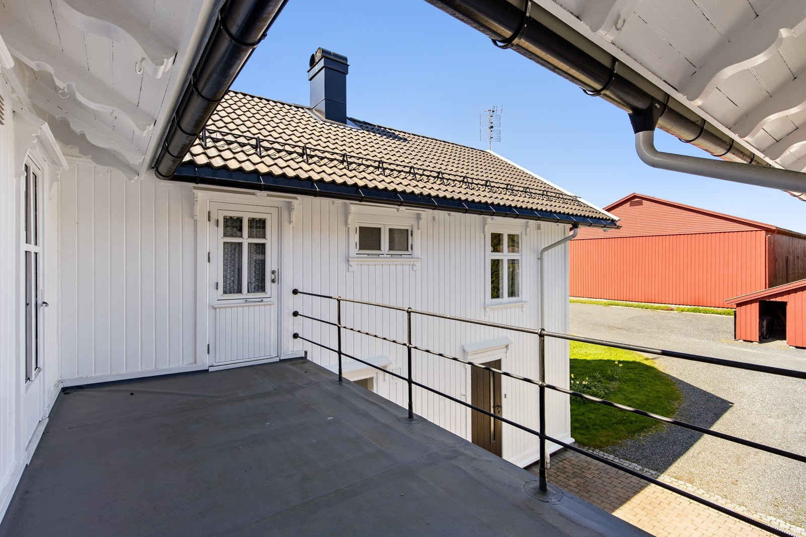 Hyggelig balkong med utgang fra 2. etg. Galleribilde