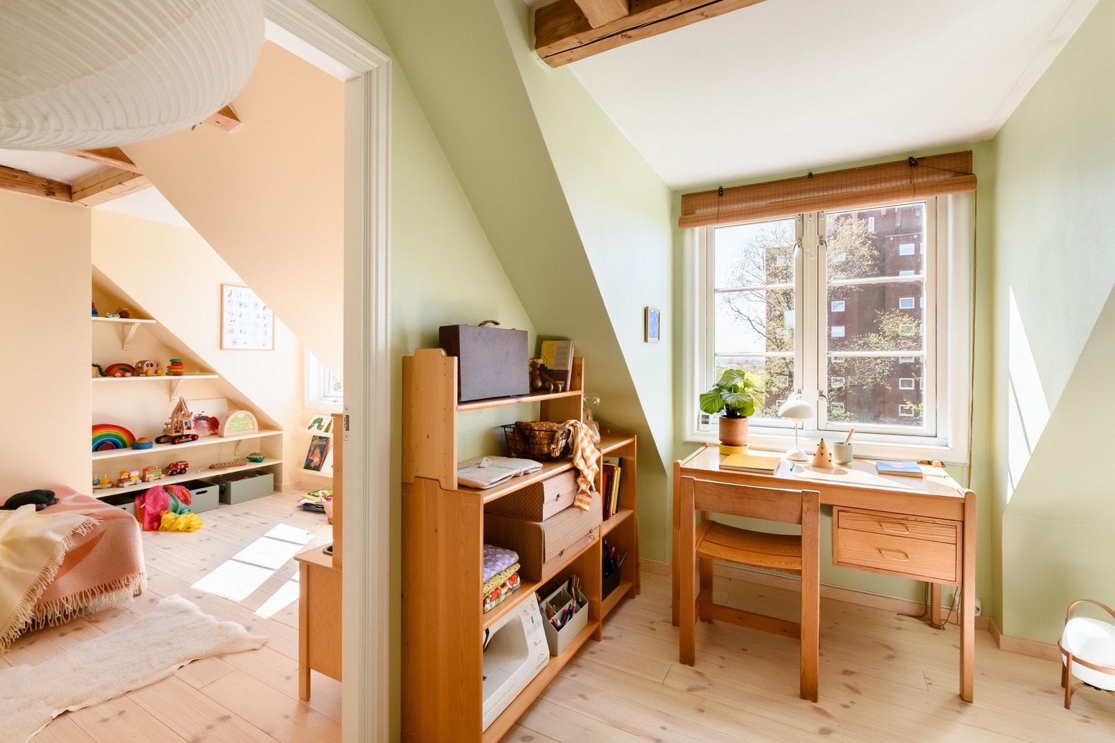 Loftsetasjen har en åpen og sosial løsning, med en takhøyde på 2,17 meter. Galleribilde