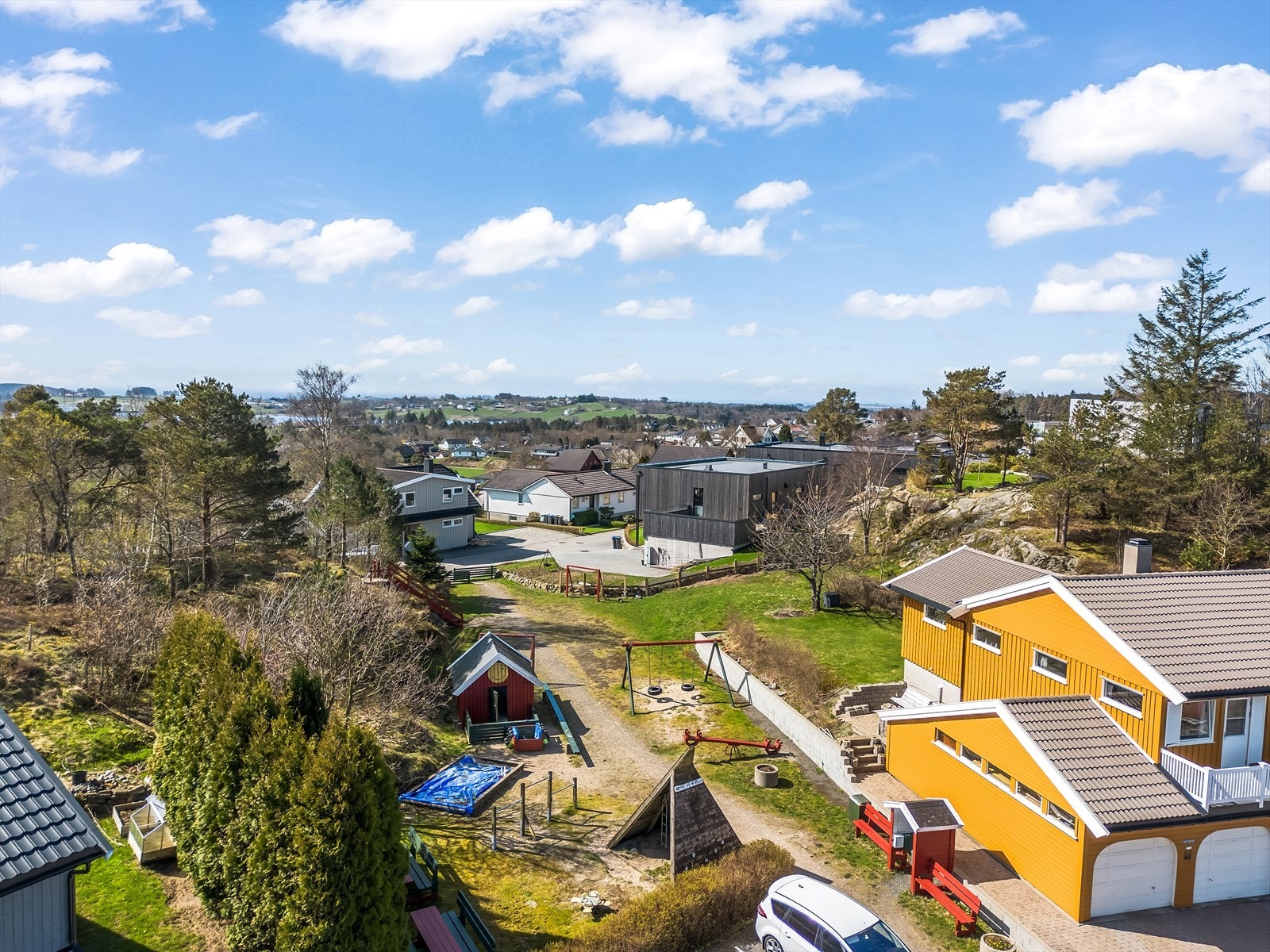 Lekeplass i nærområdet. Lekeplassområdet binder Kaneheia og Lilletjern sammen. Galleribilde