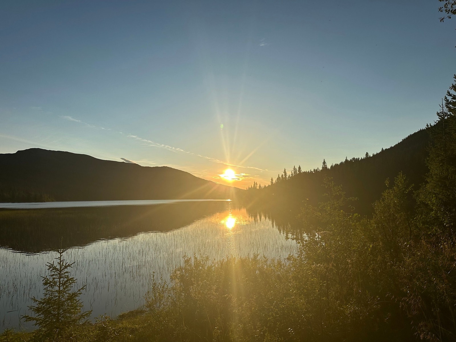 Flotte solnedganger over Espedalsvatnet Galleribilde