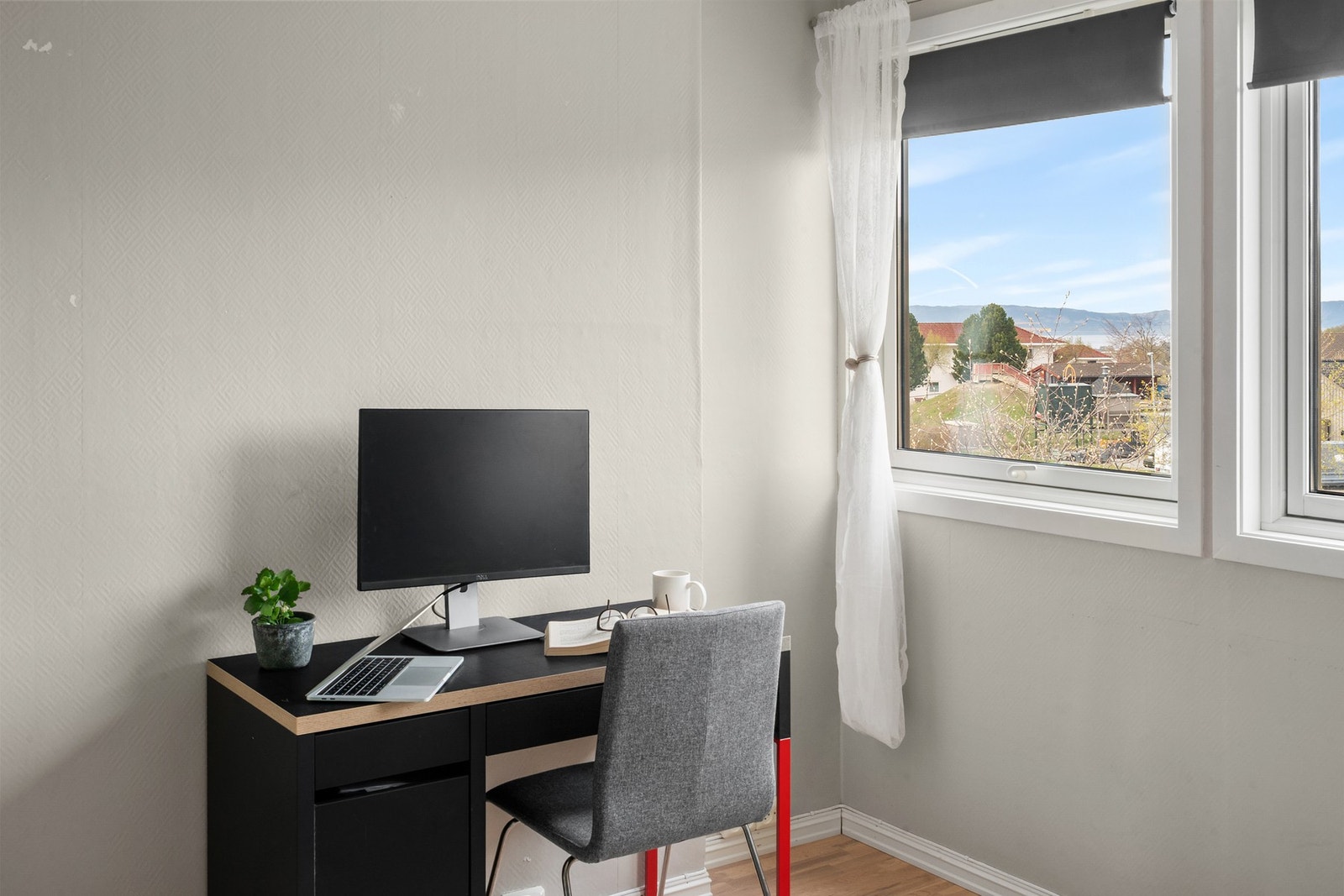 Rommets størrelse gjør det enkelt å møblere. Galleribilde