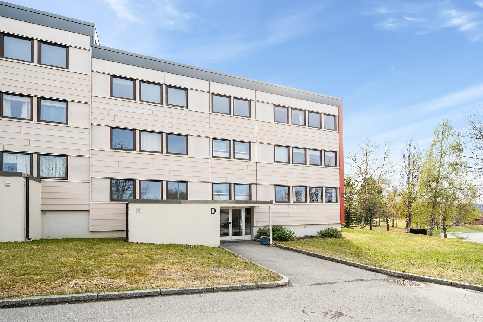 Inngangsparti. Galleribilde