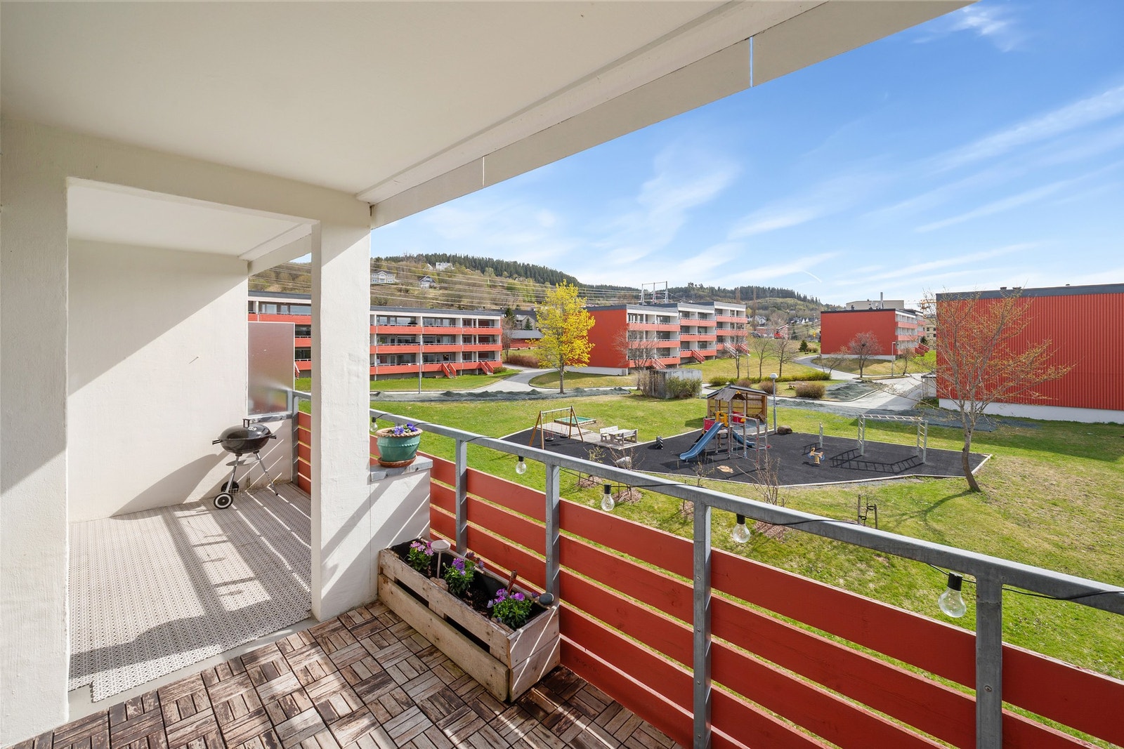 Balkongen måler hele 13,5 m². Galleribilde