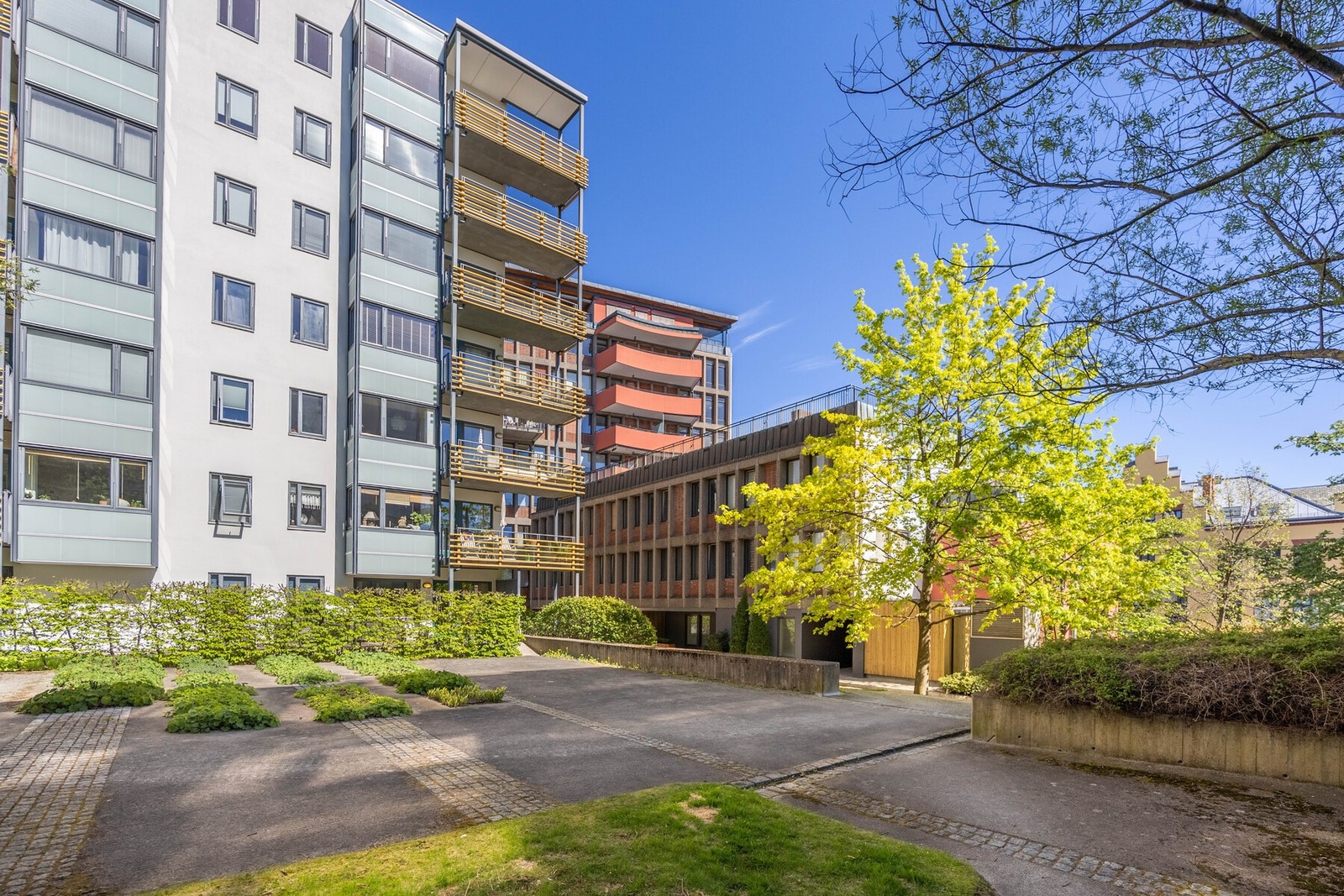 Store felles uteområder samt to felles takterrasser. Galleribilde