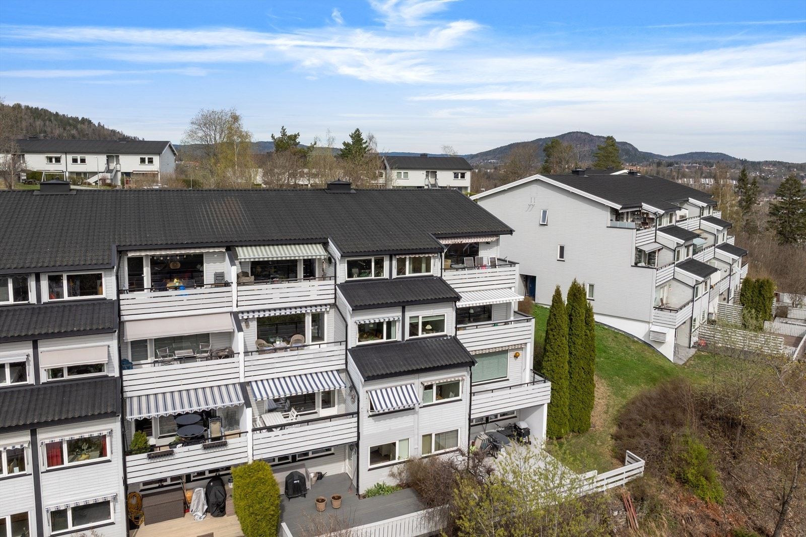 Juterudåsen boligsameie er et veldrevet boligsameie som sørger for hyggelige fellesområder og beplantning. Galleribilde
