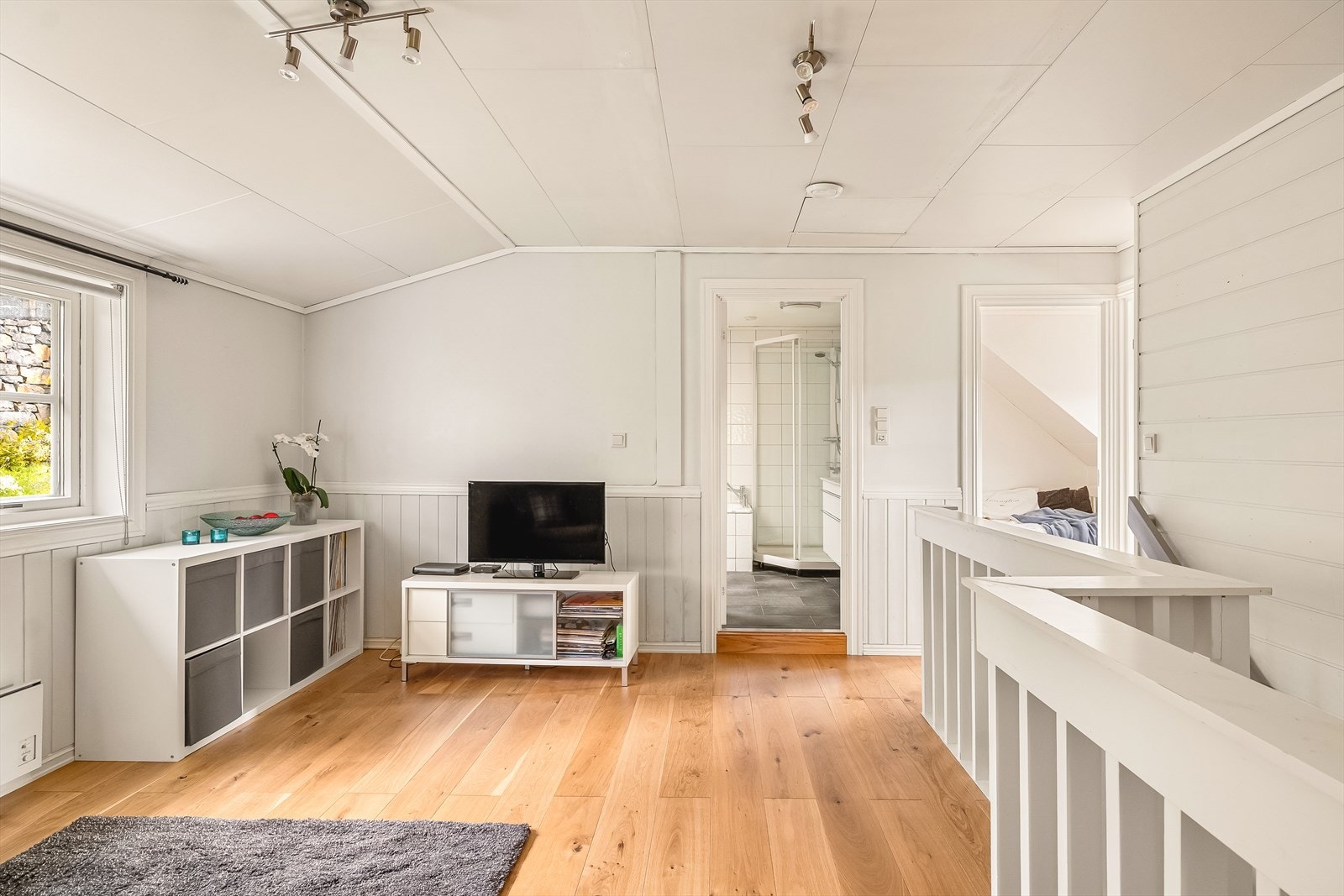 Loftstue. Galleribilde
