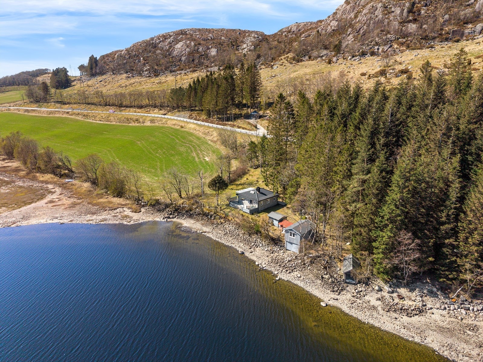 Svihusvatnet byr på flotte naturopplevelser året rundt. Galleribilde