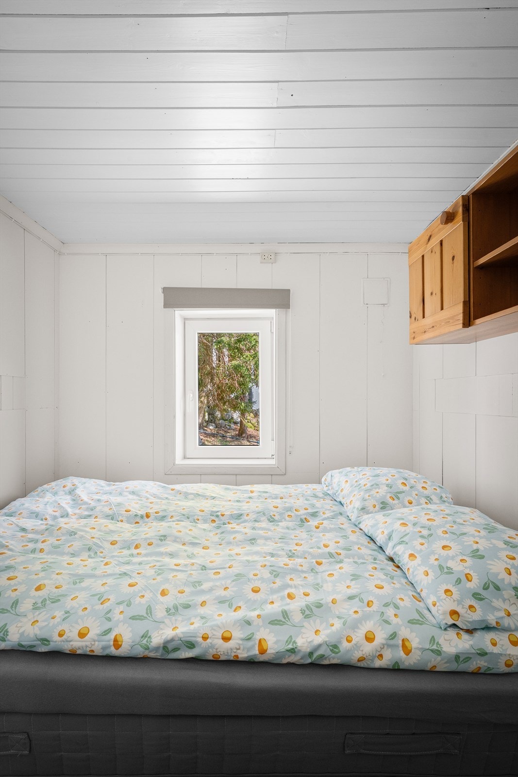 Ett av to soverom, med plass til dobbeltseng. Galleribilde
