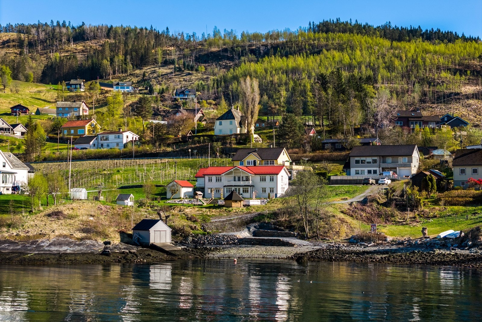 Her bor man tilbaketrukket og fredelig, samtidig som man har kort vei til sentrum og det meste man trenger i hverdagen. Galleribilde