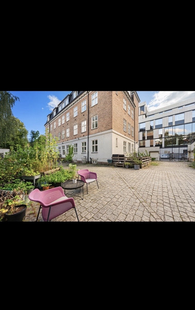 Stor og fin bakgård Galleribilde