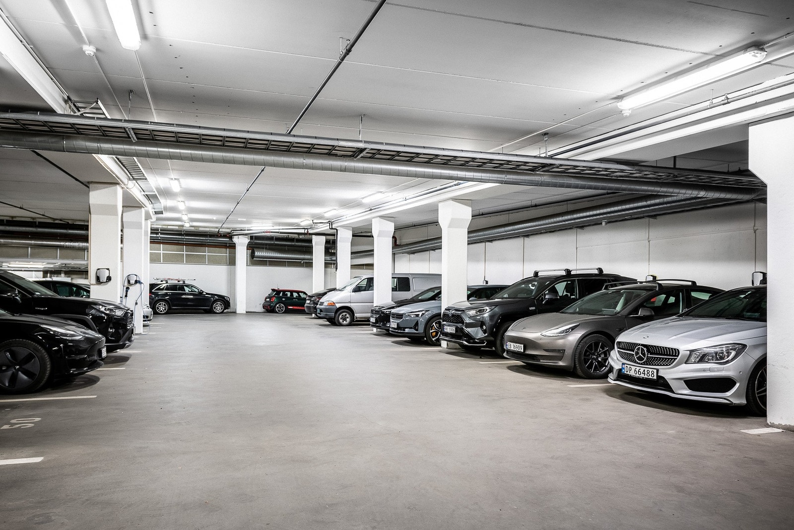 Ledig garasjeleie for øyeblikket. Galleribilde