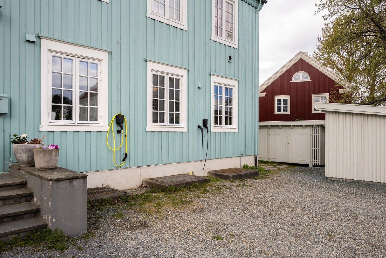 Montert el-bil lader i 2024. For øvrig nye automatsikringer i skap i 1.etasje i 2020 Galleribilde