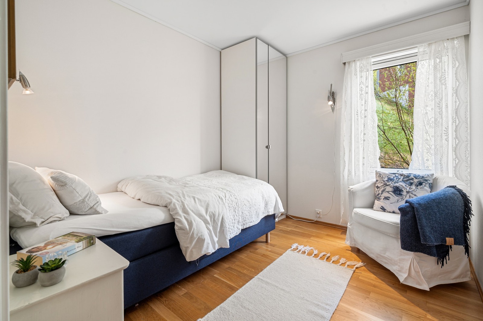 Soverom 2 er også av god størrelse på 7,2 m². Galleribilde