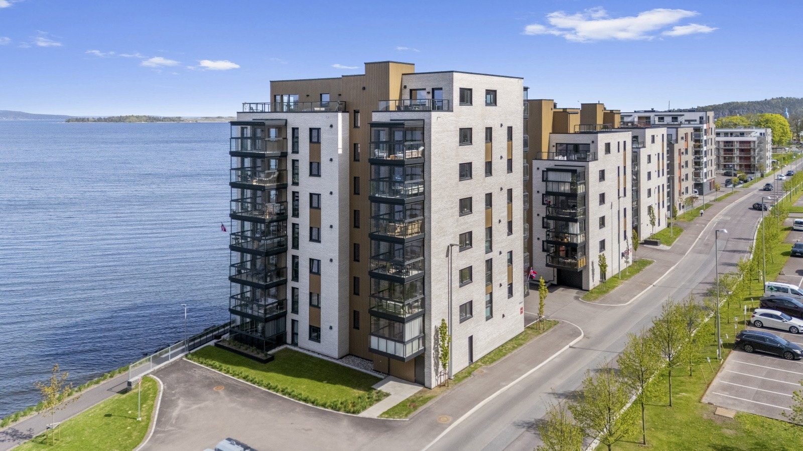 Velkommen til Langgaten 1A og dette flotte bygget fra 2024! Galleribilde