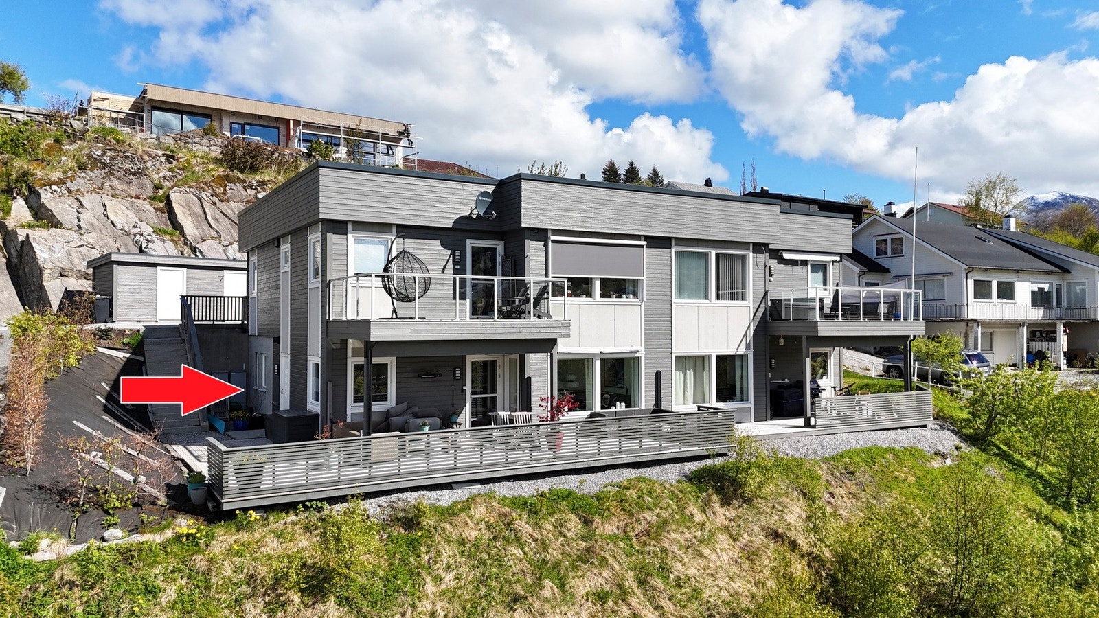 Velkommen til Skjerva 9A - en pen leilighet i 1.etasje i firemannsbolig fra 2017! Galleribilde