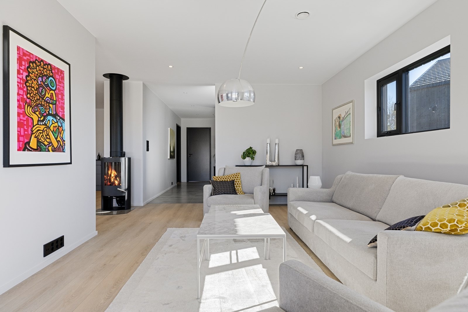 Vedovnen i stuen gir både varme og hygge på de ekstra kalde dagene. Galleribilde