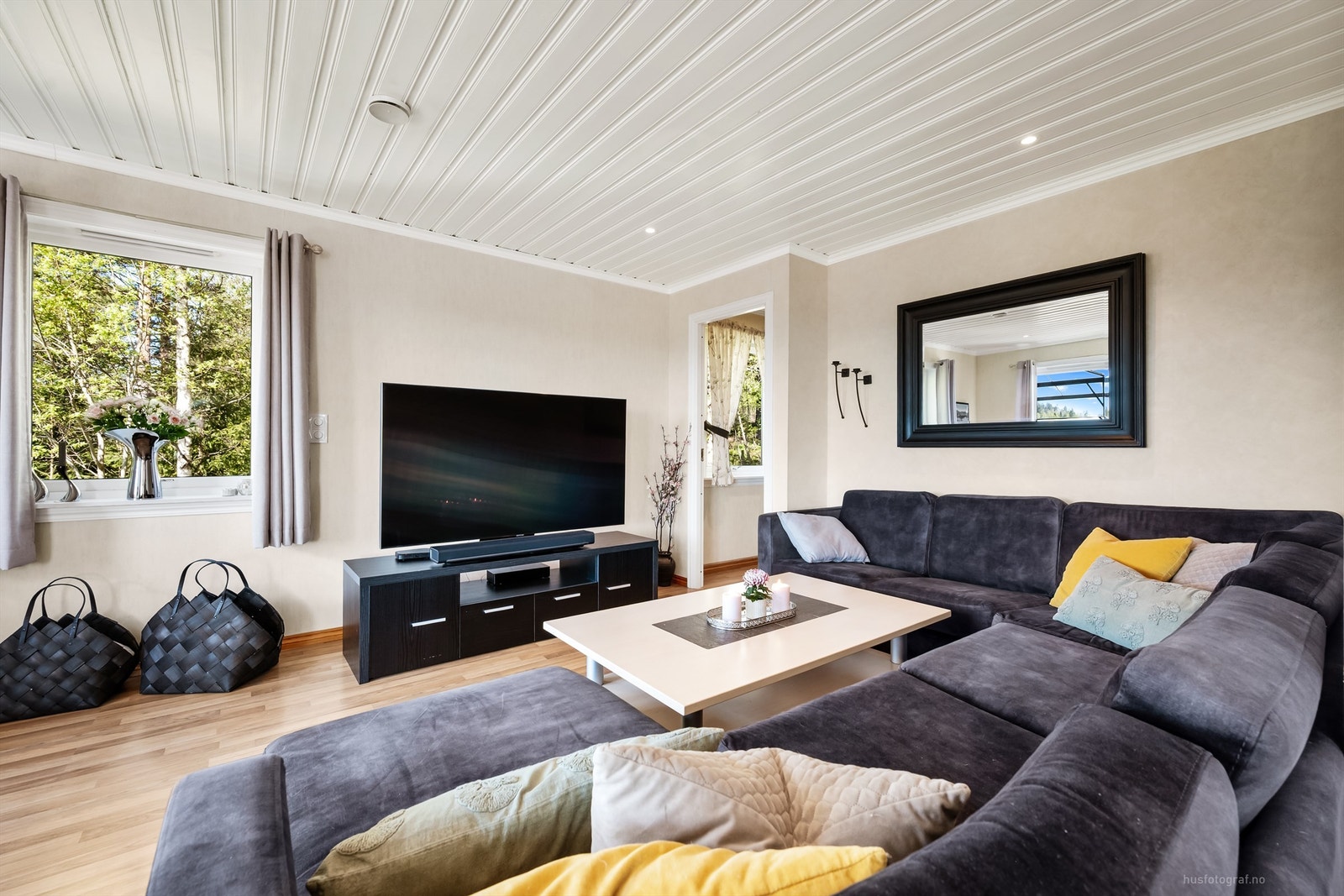 God plass til en stor sofagruppe, perfekt for familiesammenkomster og avslapning. Galleribilde