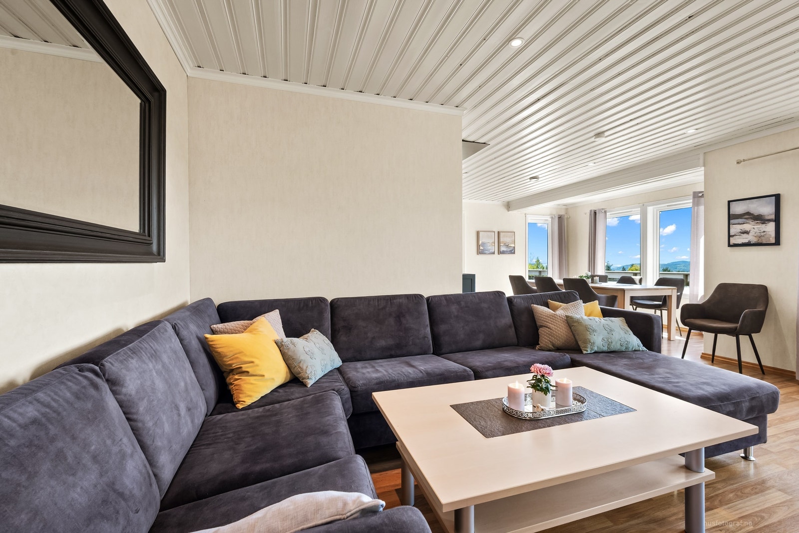Hele boligen er utstyrt med balansert ventilasjon, som sikrer et sunt og godt inneklima året rundt. Galleribilde