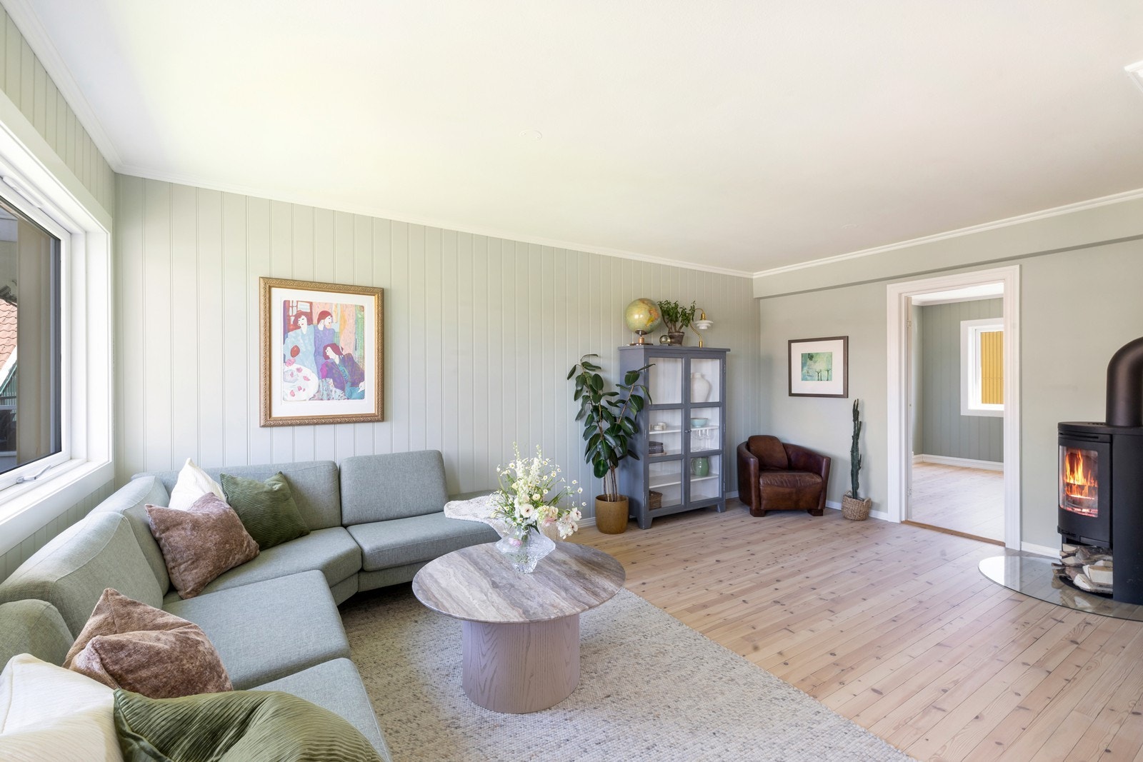 Nyere veggpanel i stuen. Galleribilde