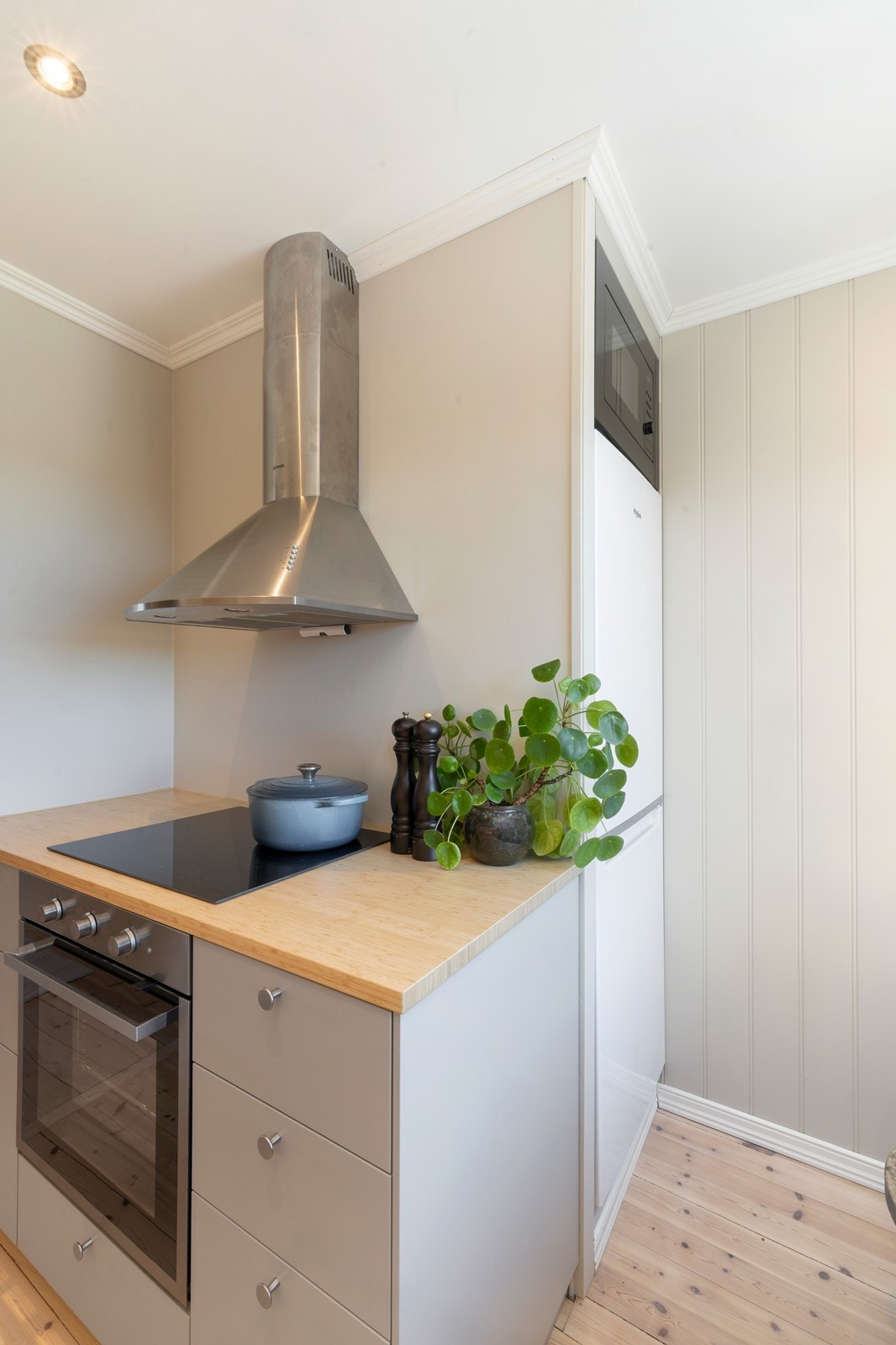 Ventilator sikrer effektiv fjerning av damp og matos fra matlagingen. Galleribilde