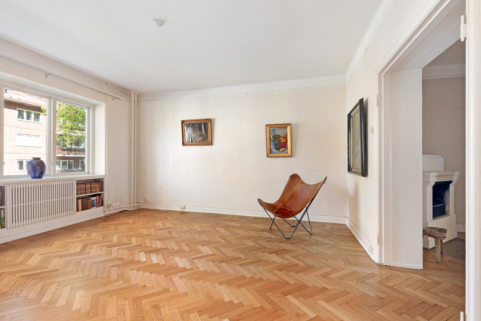 Varmtvann, oppvarming, kabel-tv og internett er inkludert i fellesutgiftene. Galleribilde