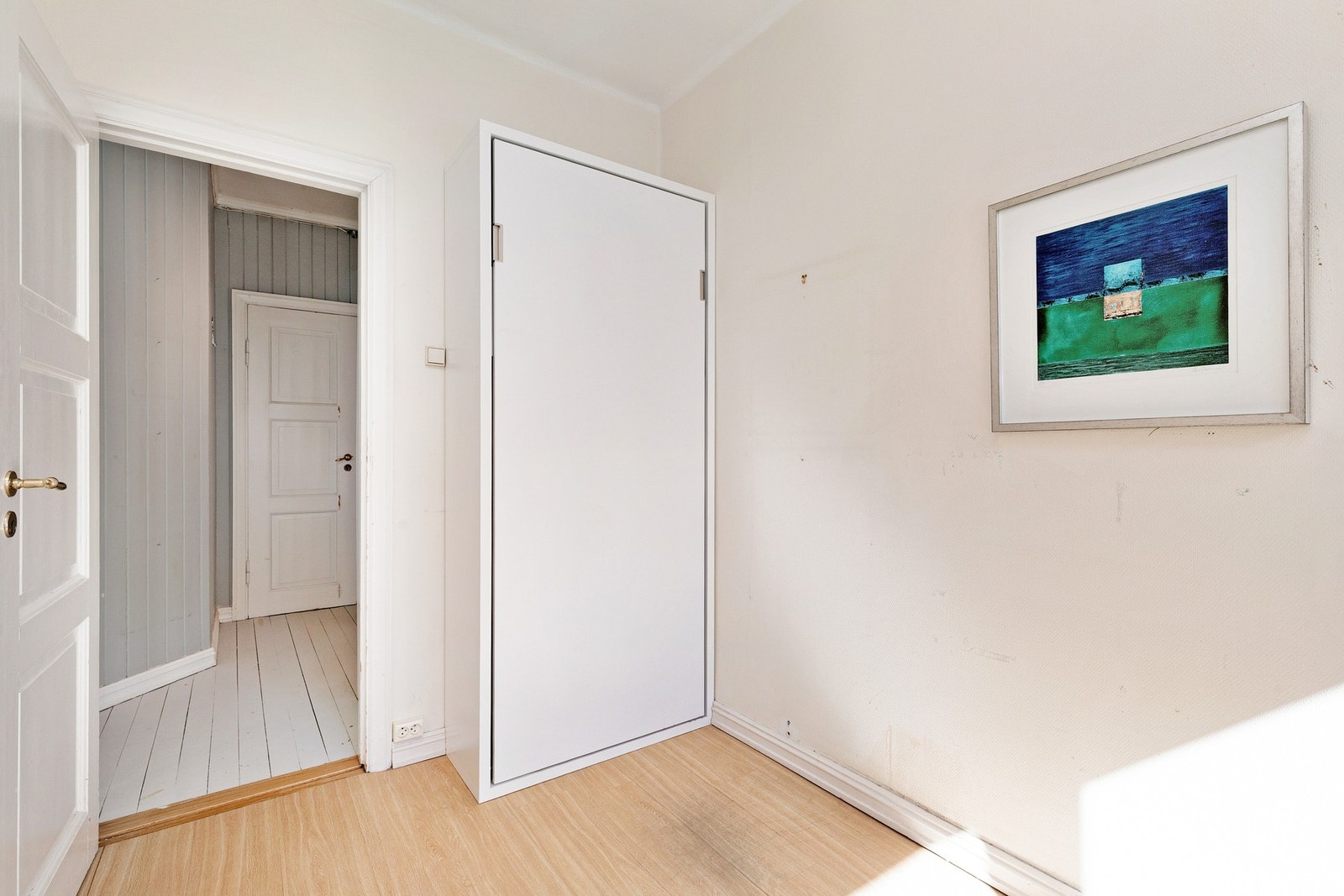 Skapseng som kan felles ned på soverom. Galleribilde