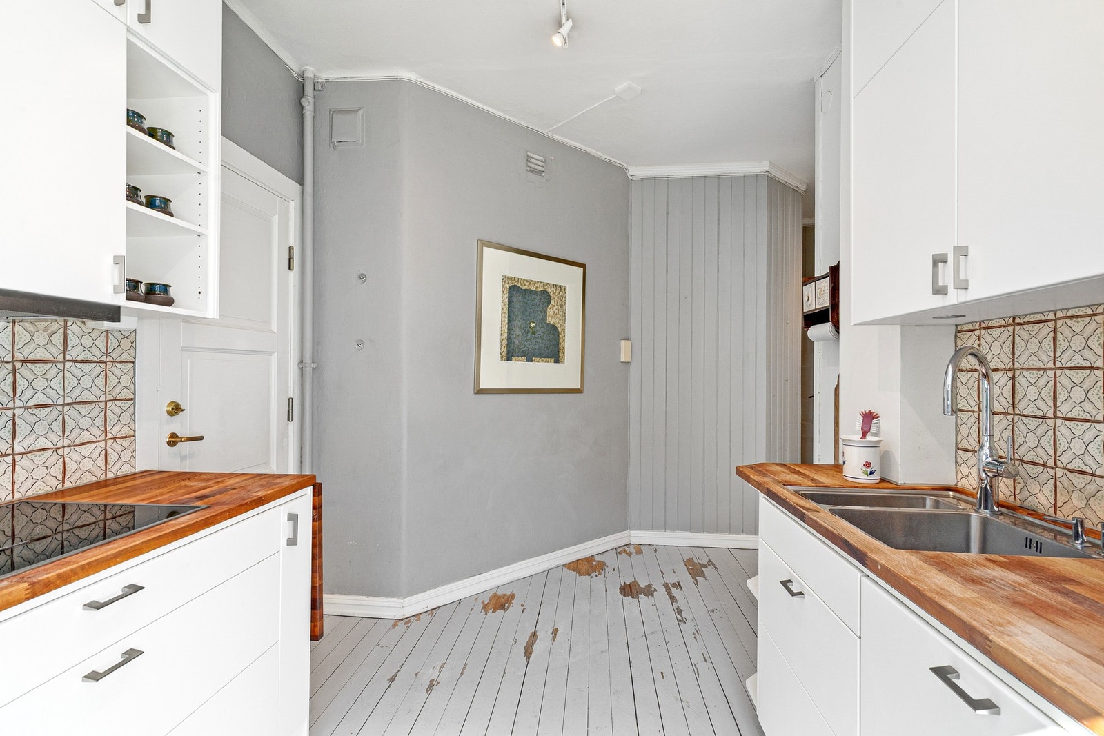 Plass til spisebord på kjøkken. Galleribilde