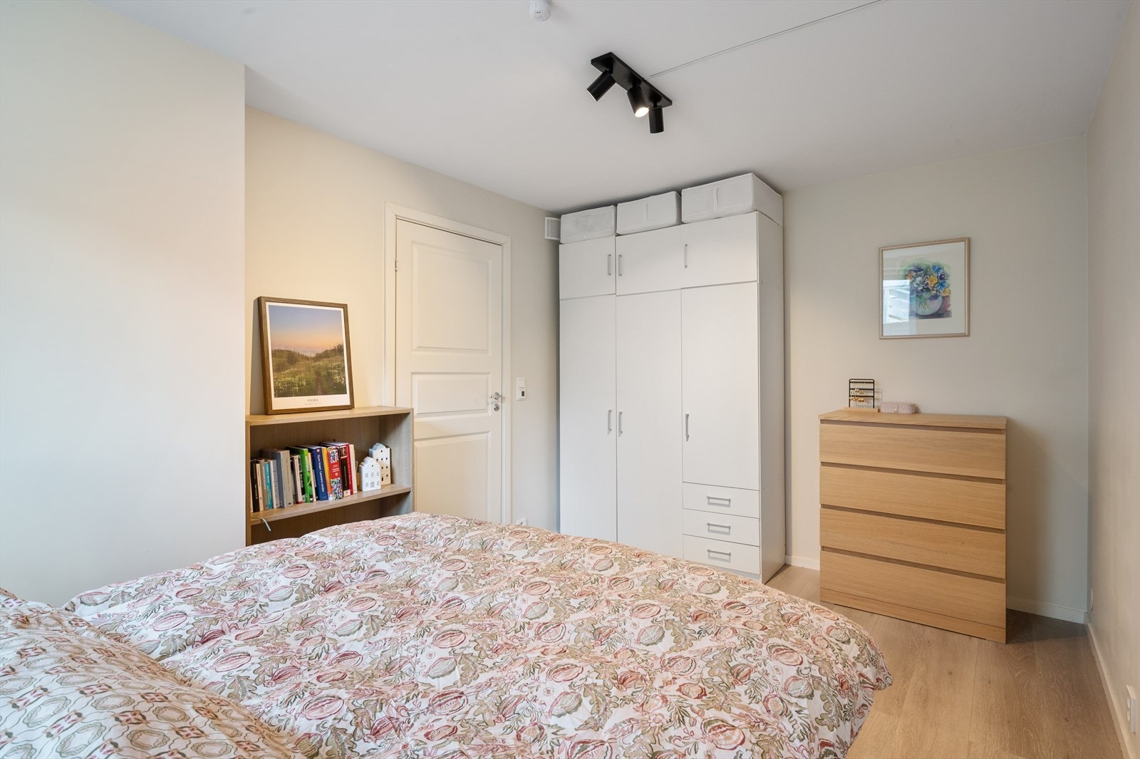 Rommet har et areal på 12,2 m². Galleribilde