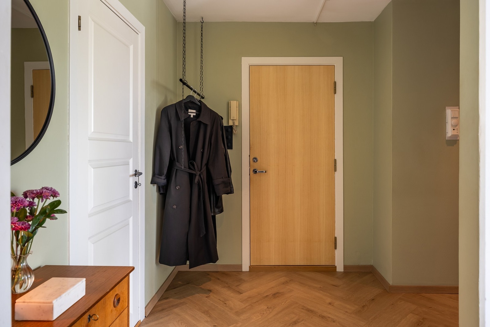 Leiligheten disponerer tre boder med gode oppbevaringsmuligheter. Galleribilde