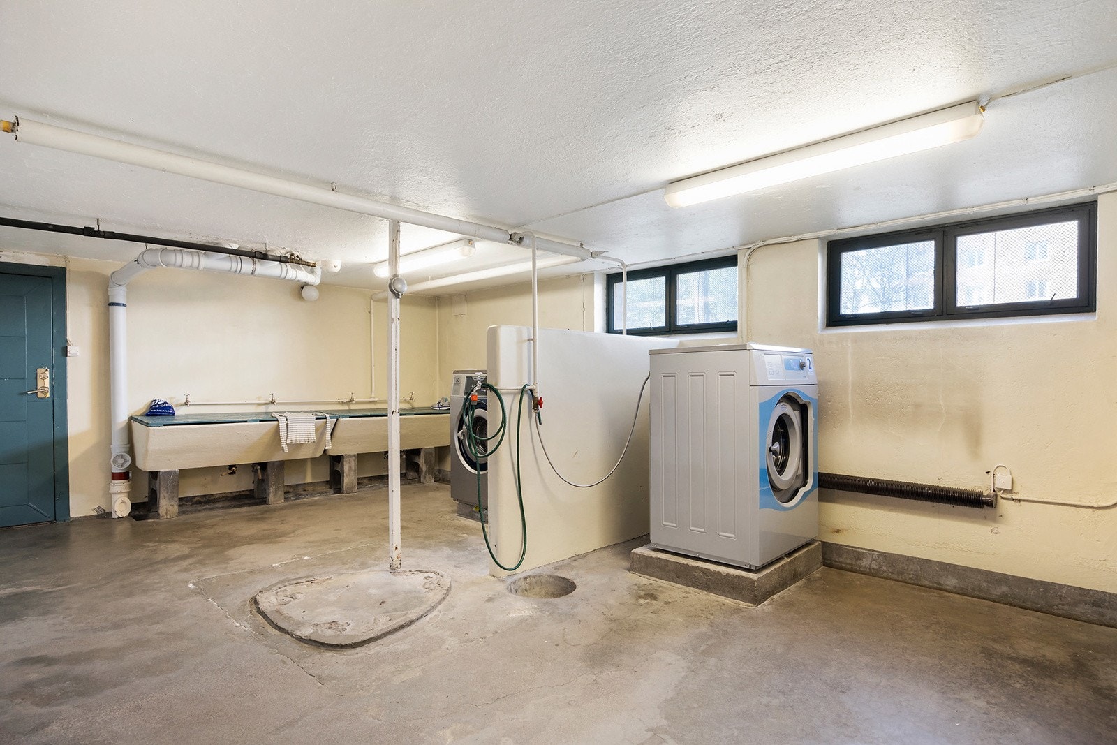 Det er fellesvaskeri i oppgangen. Galleribilde