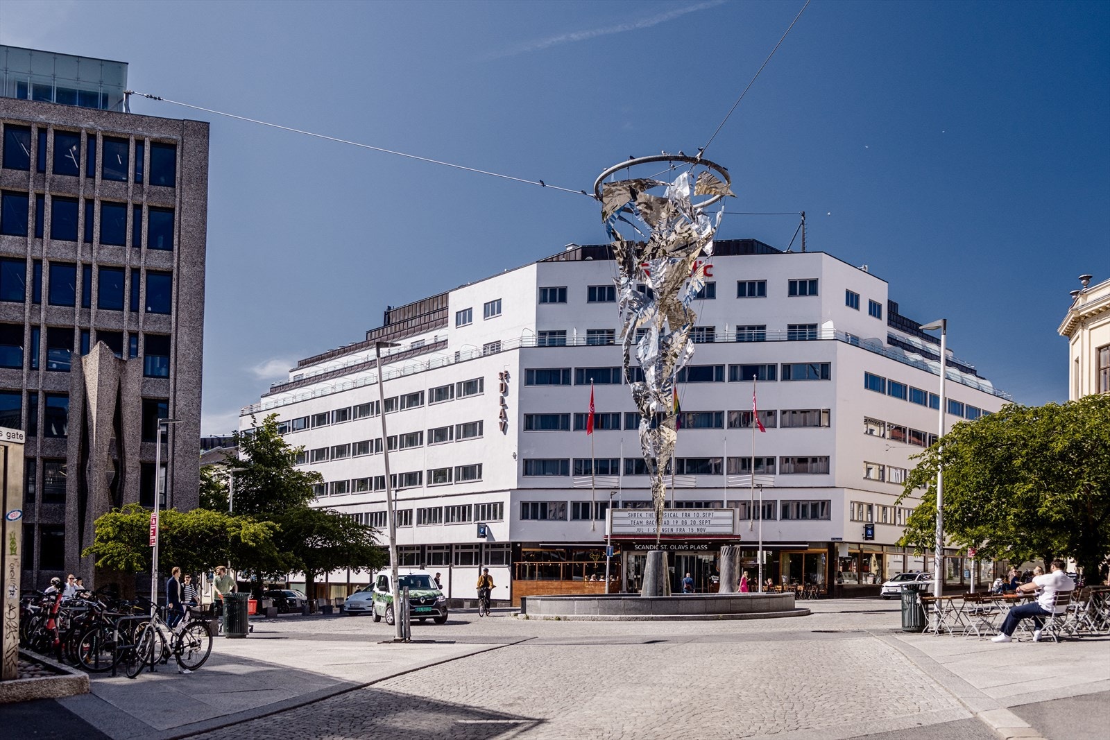 St.Olavs plass. Galleribilde