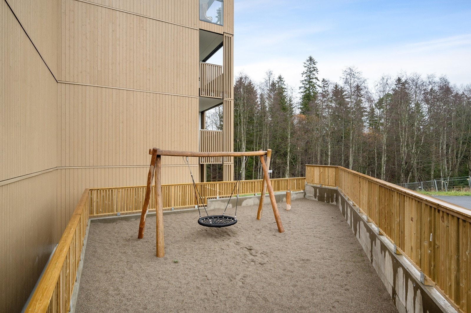 Uteområde. Galleribilde