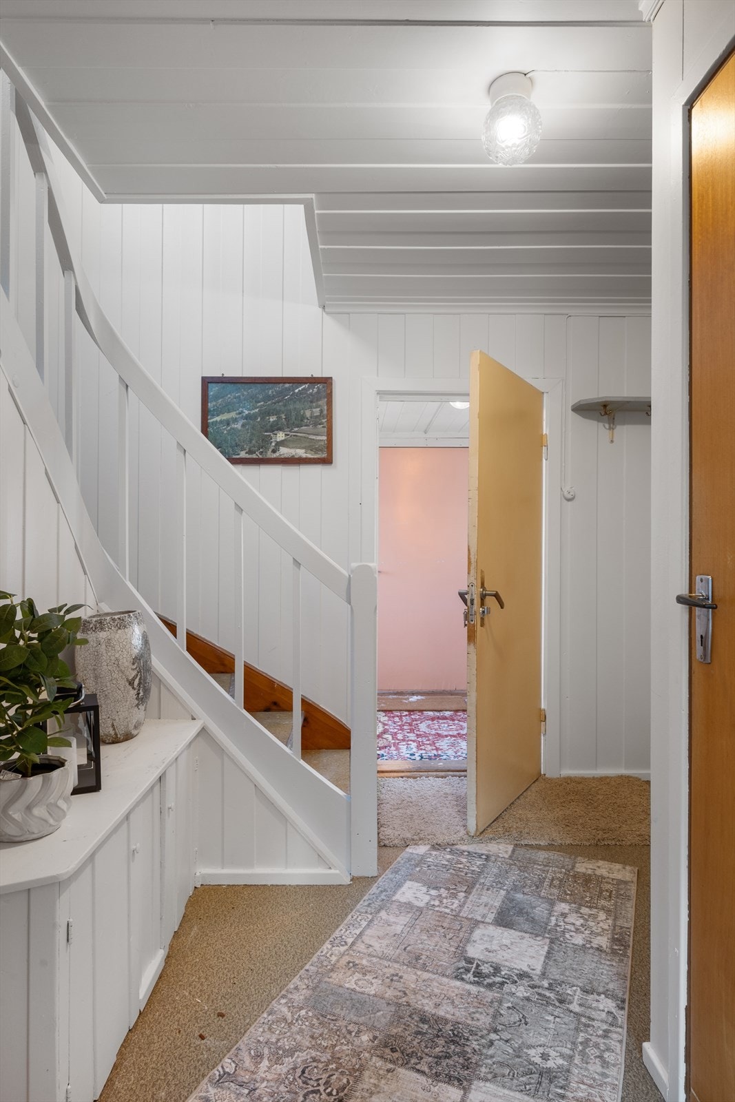 Videre kommer man inn i gangen. Galleribilde