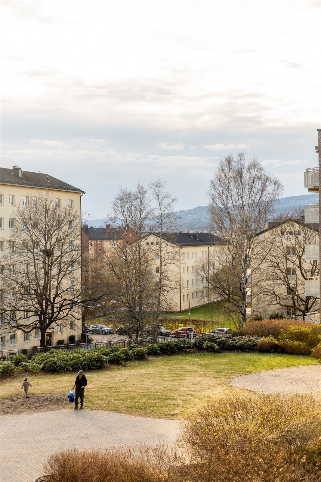 Bygget har luftige uteplasser og ligger på fremste rekke i Hans Nordahls gate, vendt mot Torshov. Galleribilde